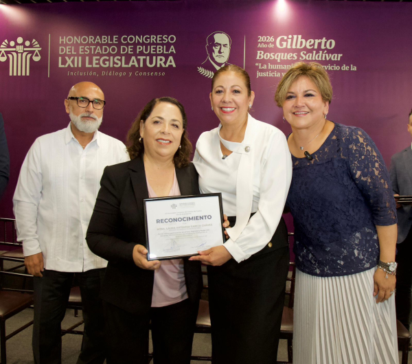 Maestros y maestras, pilares de la transformaci&oacute;n educativa y social en Puebla: Laura Artemisa