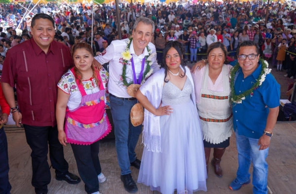 ARROPA JUNTA AUXILIAR DE LA RESURRECCIÓN A PEPE CHEDRAUI RUMBO A LA PRESIDENCIA MUNICIPAL