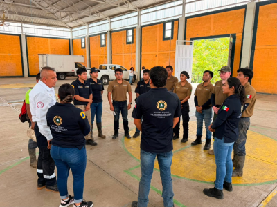 Protecci&oacute;n Civil entrega apoyos a afectados en Huehuetla