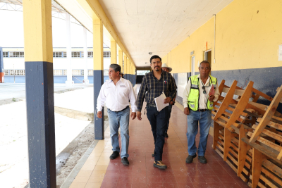 Supervisa CAPCEE obras en escuelas en la Sierra Norte