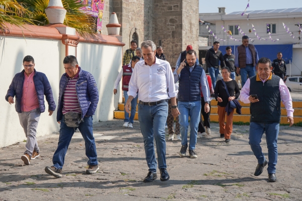 Atiende Pepe Chedraui solicitudes en Canoa para mejora de puente vehicular