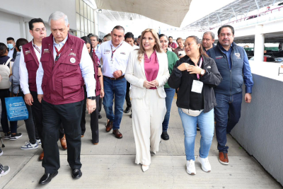 CECI ARELLANO SUPERVISA HIST&Oacute;RICA JORNADA DE CIRUG&Iacute;AS DE CATARATAS