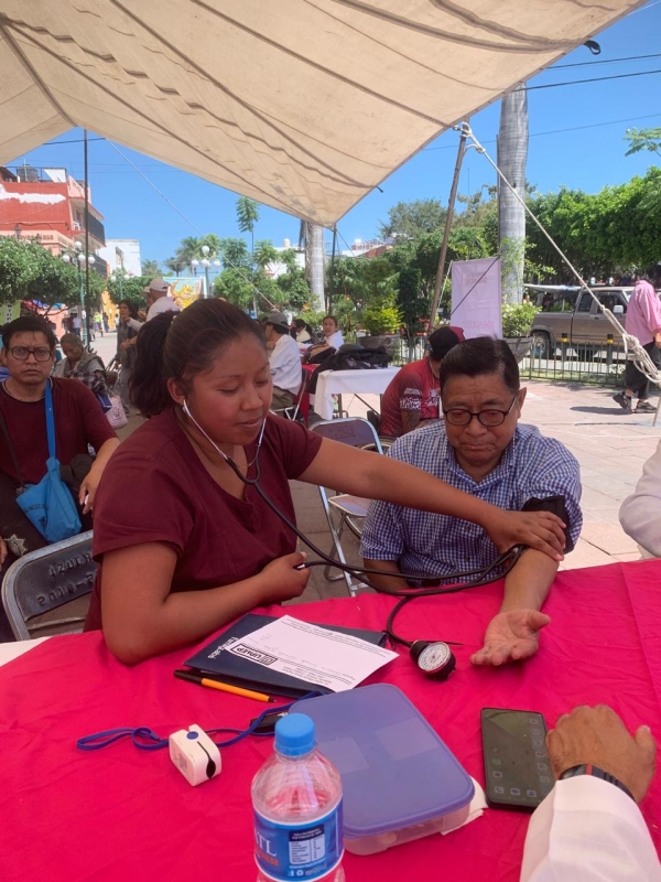 Alejandro Armenta acerca salud y bienestar a poblanos con jornadas comunitarias