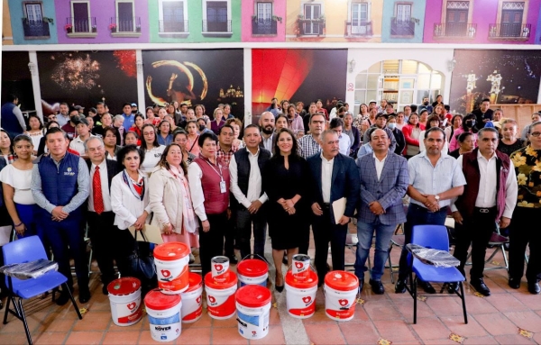 OTORGA MUNDO TLATEHUI APOYOS EN ESPECIE A ESCUELAS PÚBLICAS DE SAN ANDRÉS CHOLULA