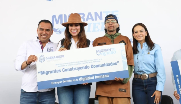 Entrega Gobernadora apoyos a migrantes del Estado