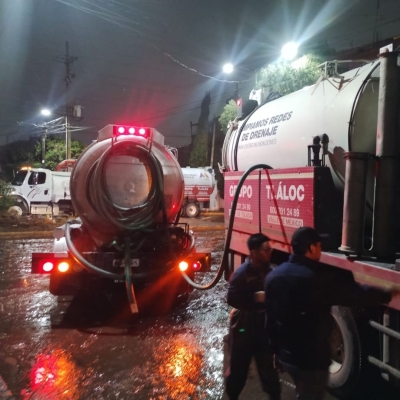 Grupo Tláloc y Protección Civil EdoMéx atienden afectaciones por lluvia al interior de Hospital General “La Perla”, en Nezahualcóyotl