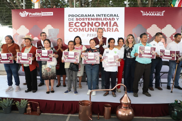 Pepe Chedraui impulsa el progreso comunitario en favor de productores mezcaleros y agr&iacute;colas