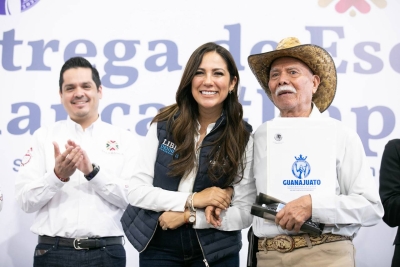 Refrenda Libia Dennise su compromiso para trabajar en beneficio de la Gente de Salamanca