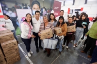 Entrega Liz Sánchez y Lorenzo Rivera más de 450 apoyos a familias Chignahuapenses