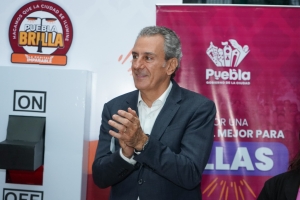 Inaugura Pepe Chedraui modernización total del alumbrado público en Tres Cruces