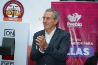 Inaugura Pepe Chedraui modernización total del alumbrado público en Tres Cruces