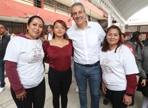 Entregó Pepe Chedraui techado escolar en la Primaria Pacheco y Henning