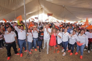 La ola naranja llegó a Coronango con Fernando Morales y Demetrio Romero.