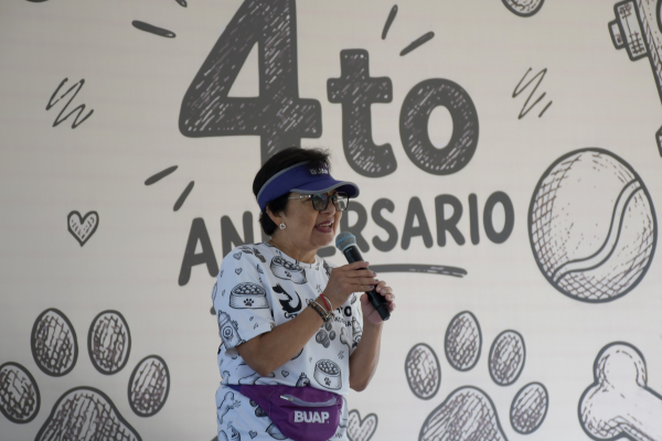 BUAP celebra el cuarto aniversario del CAETO, referente en atenci&oacute;n emocional con terapias asistidas por perros