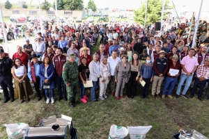 Arranca Gobernadora Delfina Gómez Álvarez entrega de apoyos para el campo en Texcaltitlán; beneficia a mil 800 campesinos