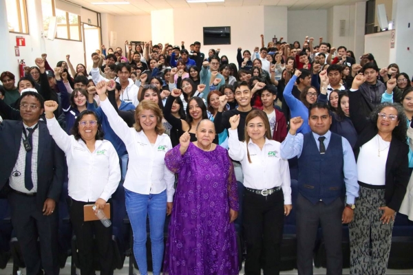 UTH recibió a la embajadora de Sudáfrica en México Beryl Rose Sisulu