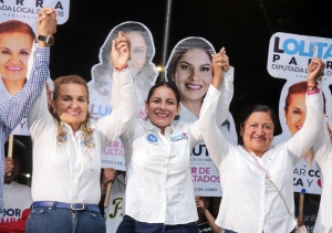 LUPITA CUAUTLE CIERRA CAMPAÑA EN LA COLONIA LÁZARO CÁRDENAS