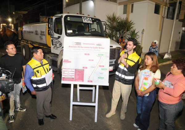 CON TURNOS D&Iacute;A Y NOCHE, GOBIERNO ESTATAL RESCATA LA 20 SUR EN EL MIRADOR