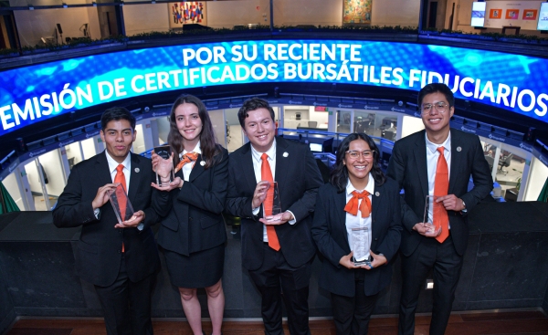 Equipo de la UDLAP se alza como Campeón Nacional en el CFA Institute Research Challenge