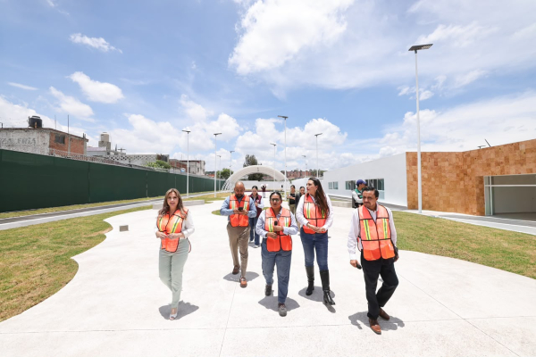 SUPERVISA CECI ARELLANO AVANCE DE OBRA EN CASA DEL ABUE ORIENTE