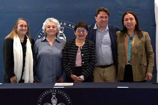 Fuensanta Fern&aacute;ndez de Velazco rinde su Primer Informe en la Facultad de Artes BUAP