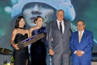 Gaby &#039;La Bonita&#039; Sánchez recibe el galardón &#039;Enrique Montero&#039; y reafirma su compromiso con la juventud y el deporte en Puebla