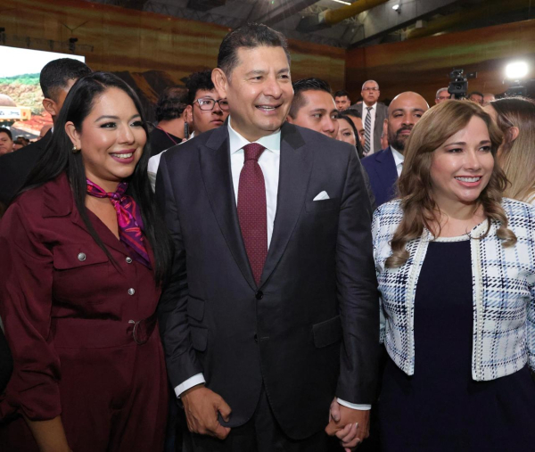 Tonantzin Fern&aacute;ndez reconoce trabajo de Alejandro Armenta durante sus 600 d&iacute;as de gobierno