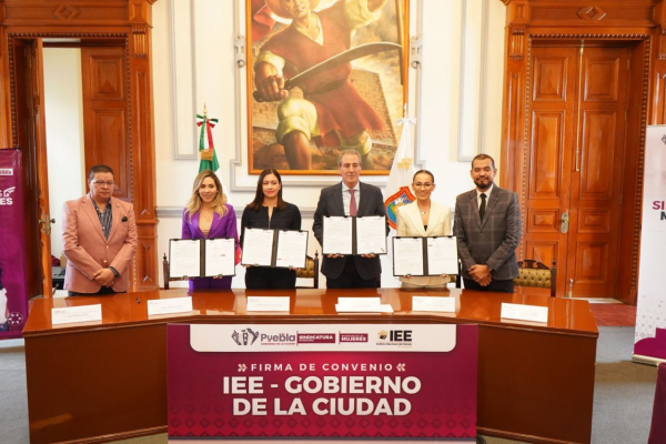 Fortalece Pepe Chedraui coordinaci&oacute;n institucional con firma de convenio con IEE