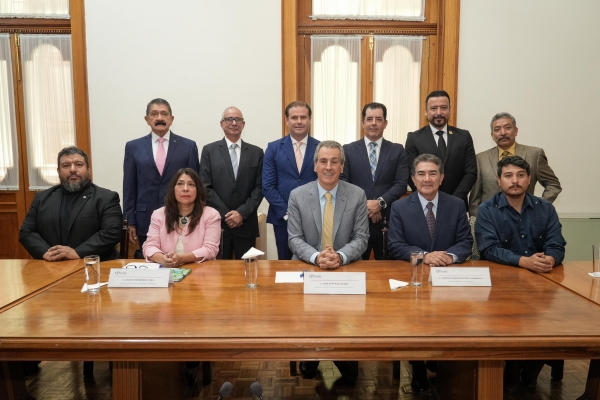 Pepe Chedraui toma protesta a Ricardo Zayas Gallardo como titular del Instituto Municipal del Deporte