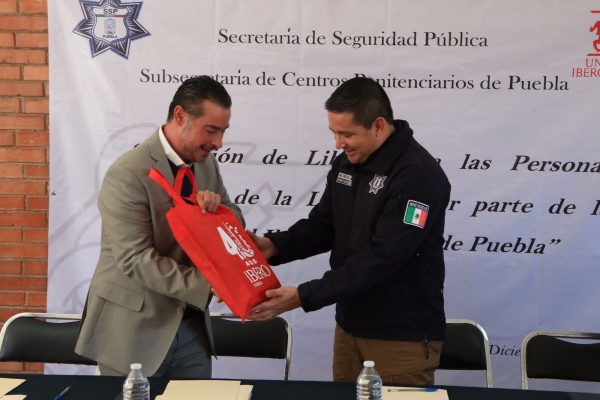 IBERO Puebla y SSP contribuyen a educación de población penitenciaria