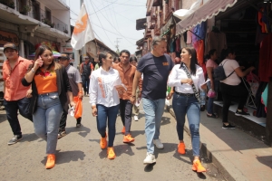 Fernando Morales propone un lugar fijo a micro empresarios del Tianguis Revolución en Zacatlán