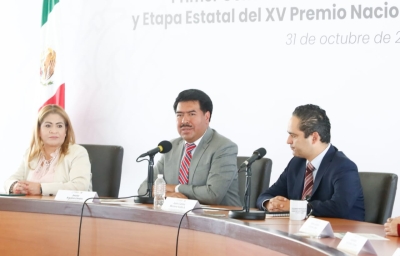 Premia gobierno estatal a jóvenes poblanos que promueven combate  a la corrupción