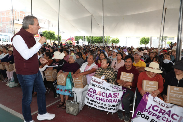 Entrega Pepe Chedraui m&aacute;s de 5 mil despensas del programa &ldquo;Alimentaci&oacute;n Imparable&rdquo; en San Miguel Canoa